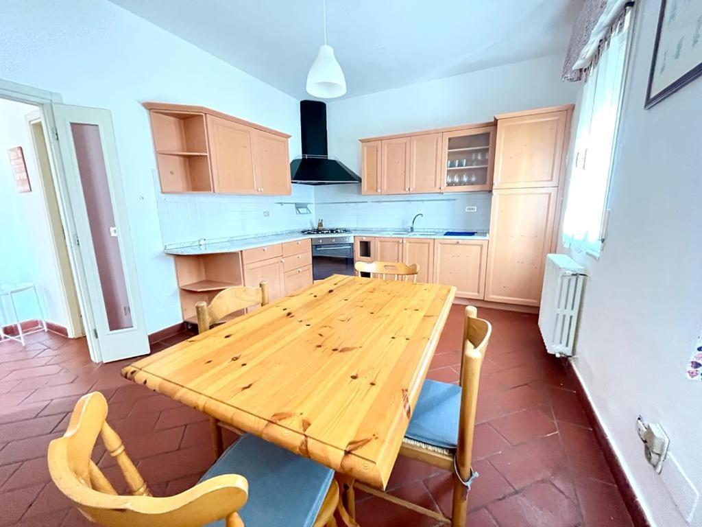 Pineta Apartament Tirrenia Exteriör bild