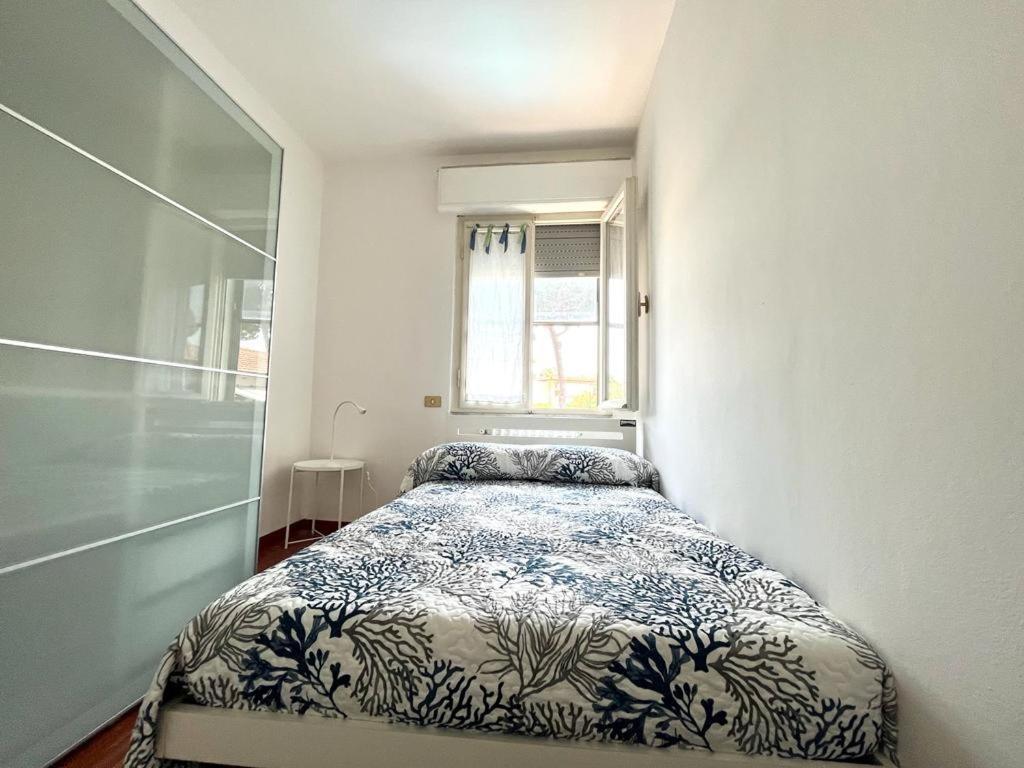 Pineta Apartament Tirrenia Exteriör bild
