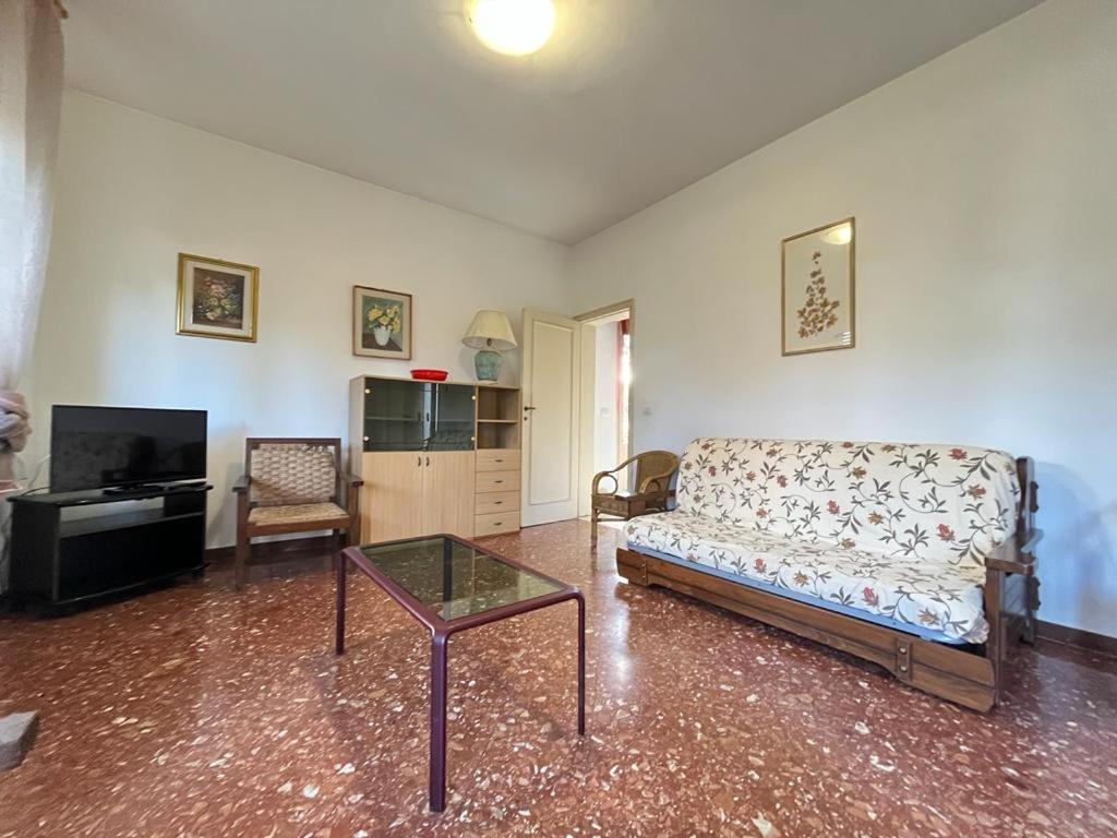 Pineta Apartament Tirrenia Exteriör bild