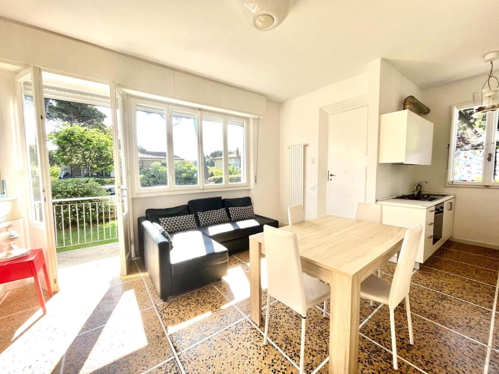 Pineta Apartament Tirrenia Exteriör bild