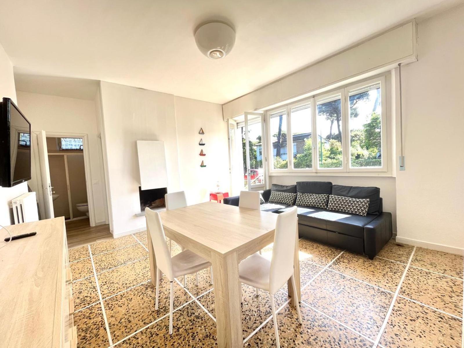 Pineta Apartament Tirrenia Exteriör bild