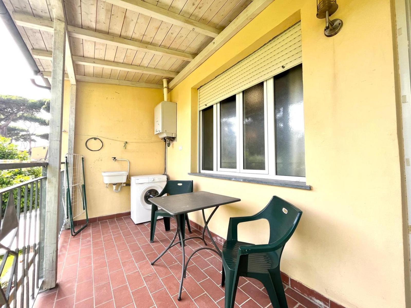 Pineta Apartament Tirrenia Exteriör bild