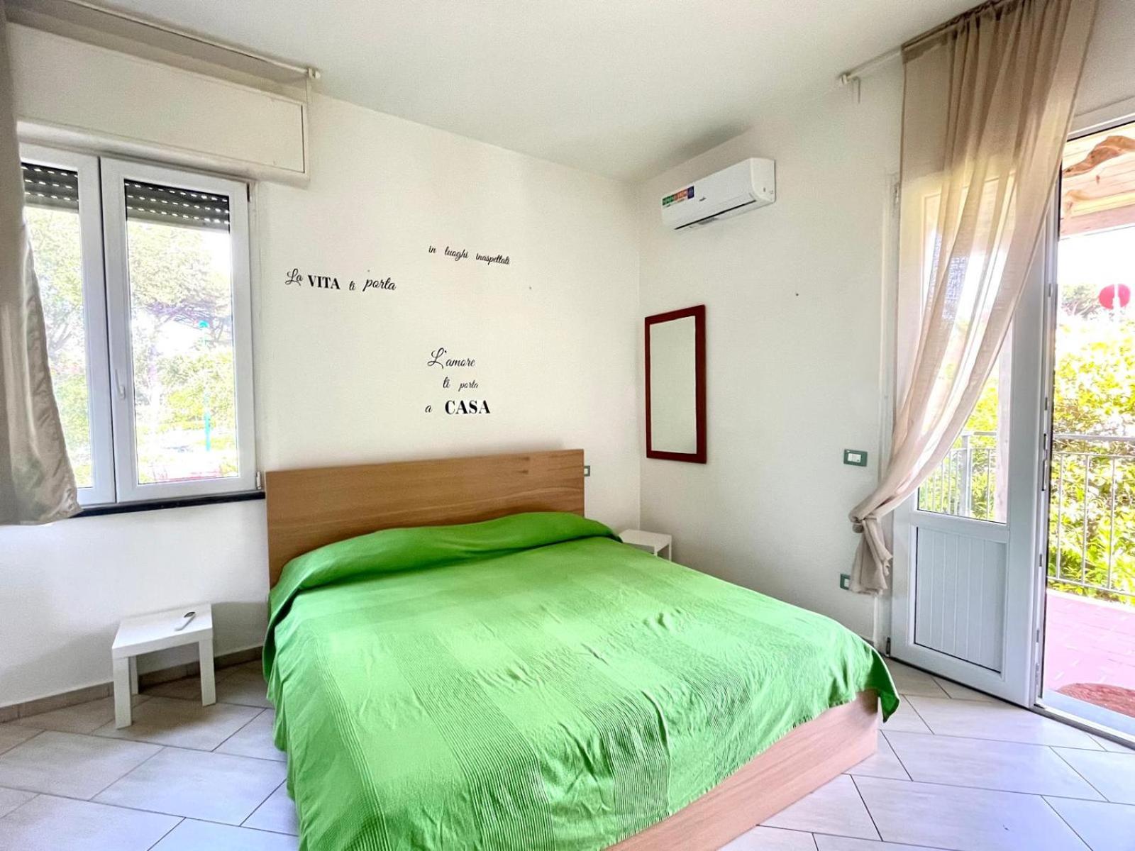 Pineta Apartament Tirrenia Exteriör bild