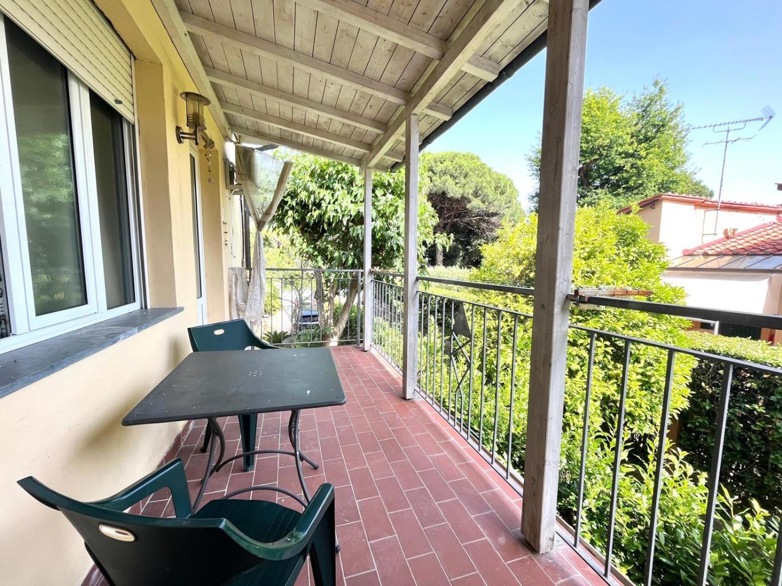 Pineta Apartament Tirrenia Exteriör bild
