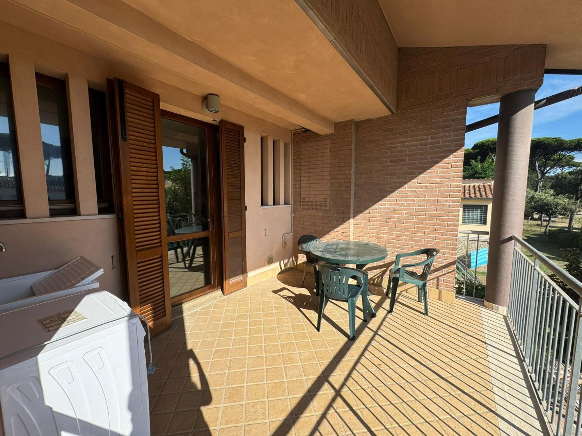 Pineta Apartament Tirrenia Exteriör bild