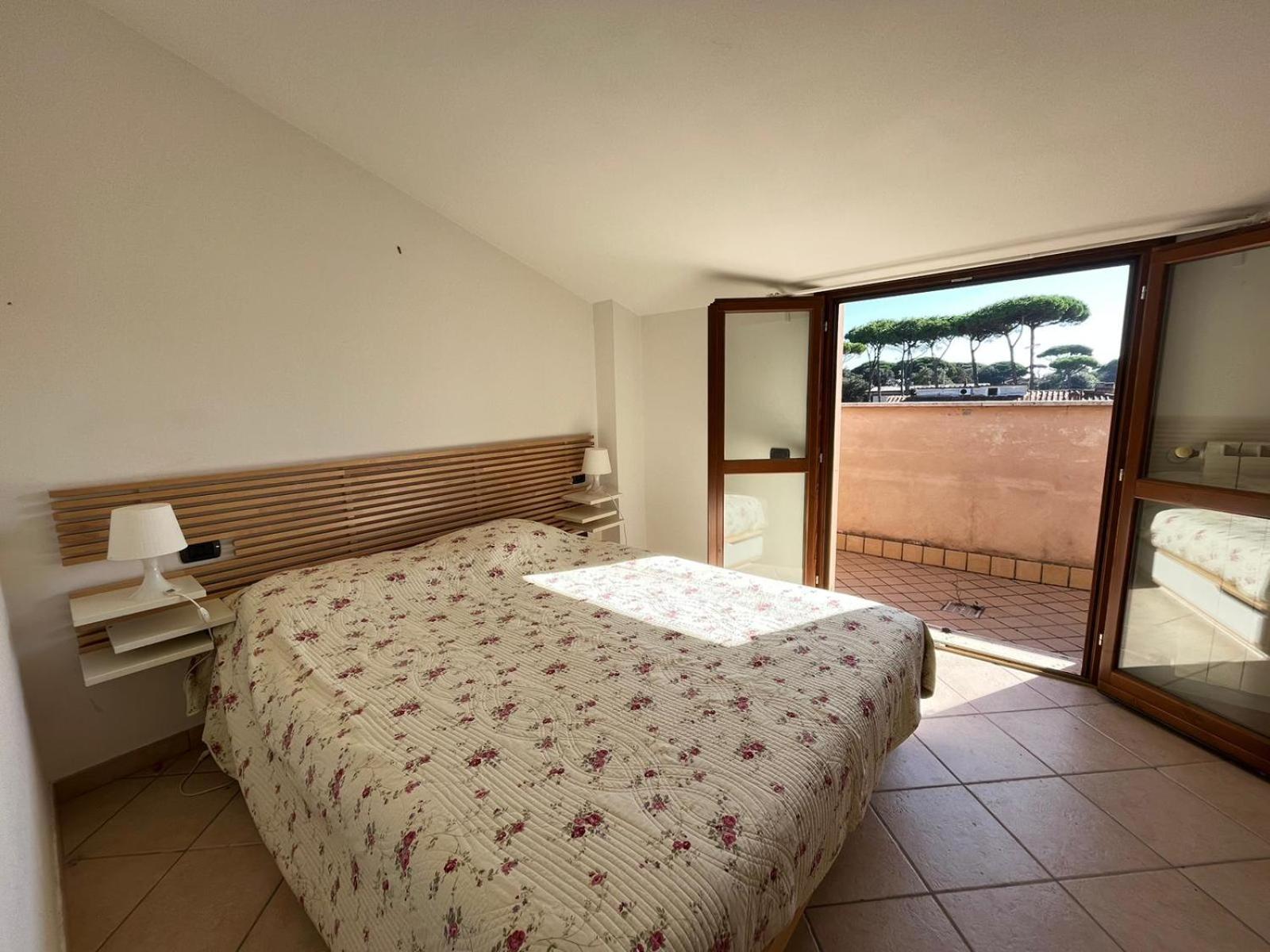 Pineta Apartament Tirrenia Exteriör bild