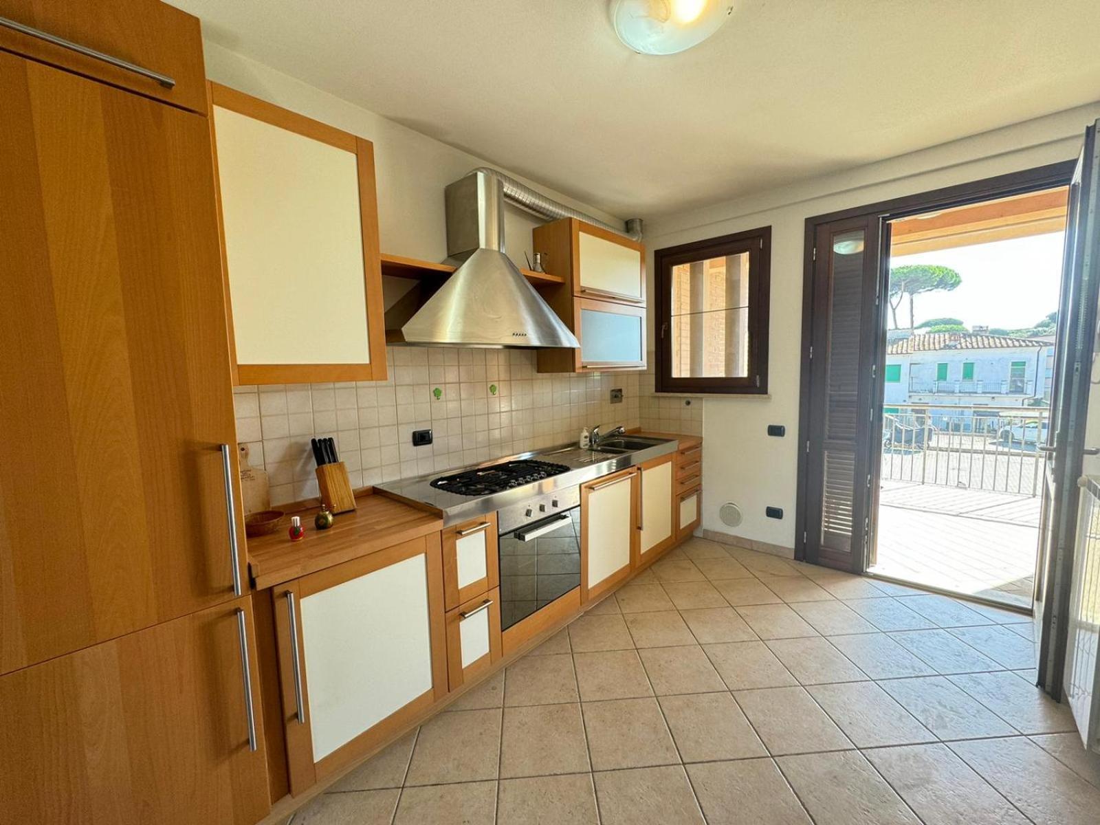 Pineta Apartament Tirrenia Exteriör bild