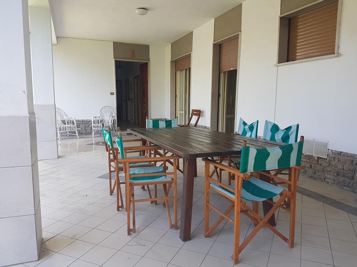 Pineta Apartament Tirrenia Exteriör bild