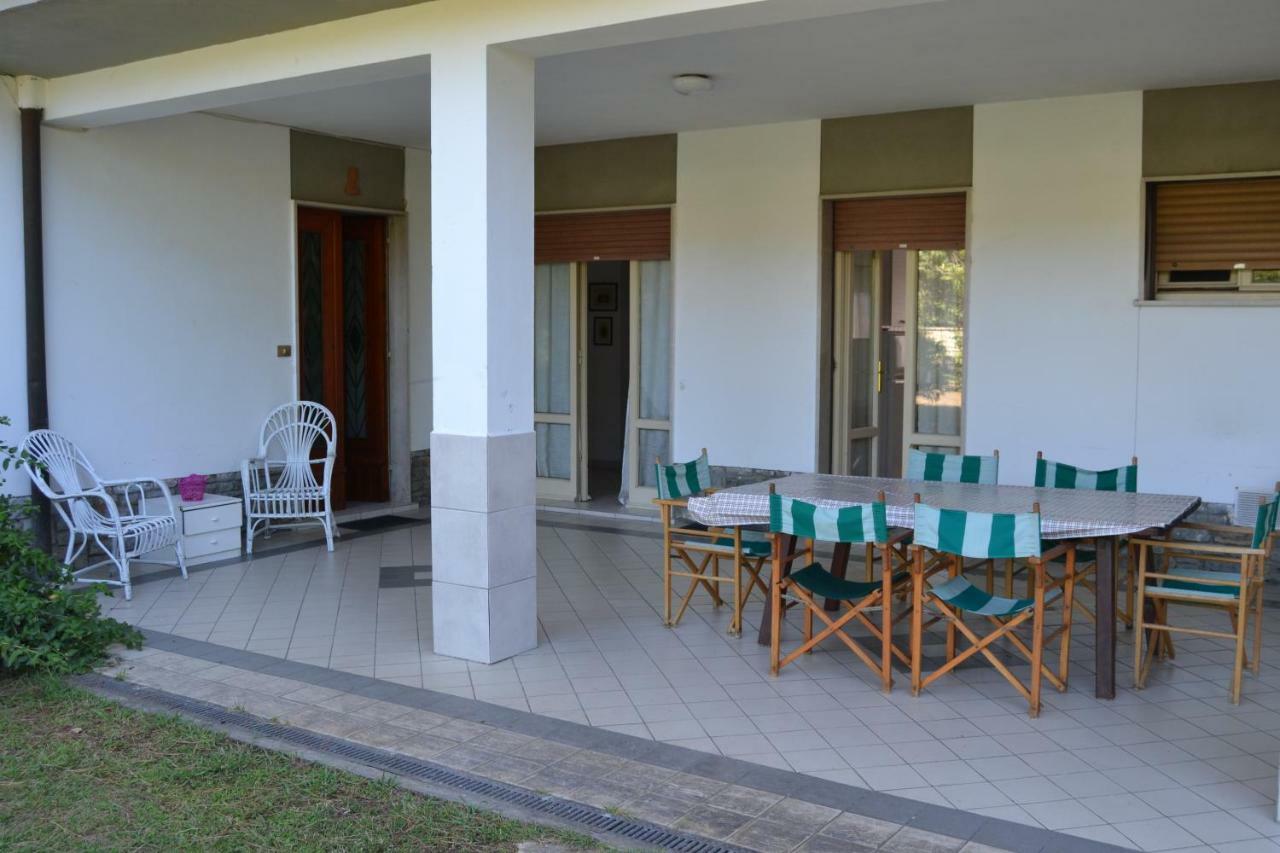 Pineta Apartament Tirrenia Exteriör bild